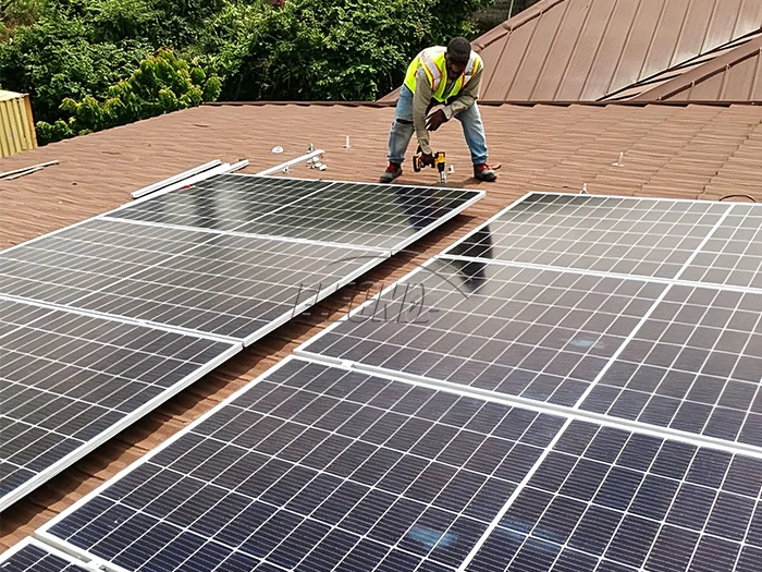 How Solar Panels, Batteries and Inverters Work Together